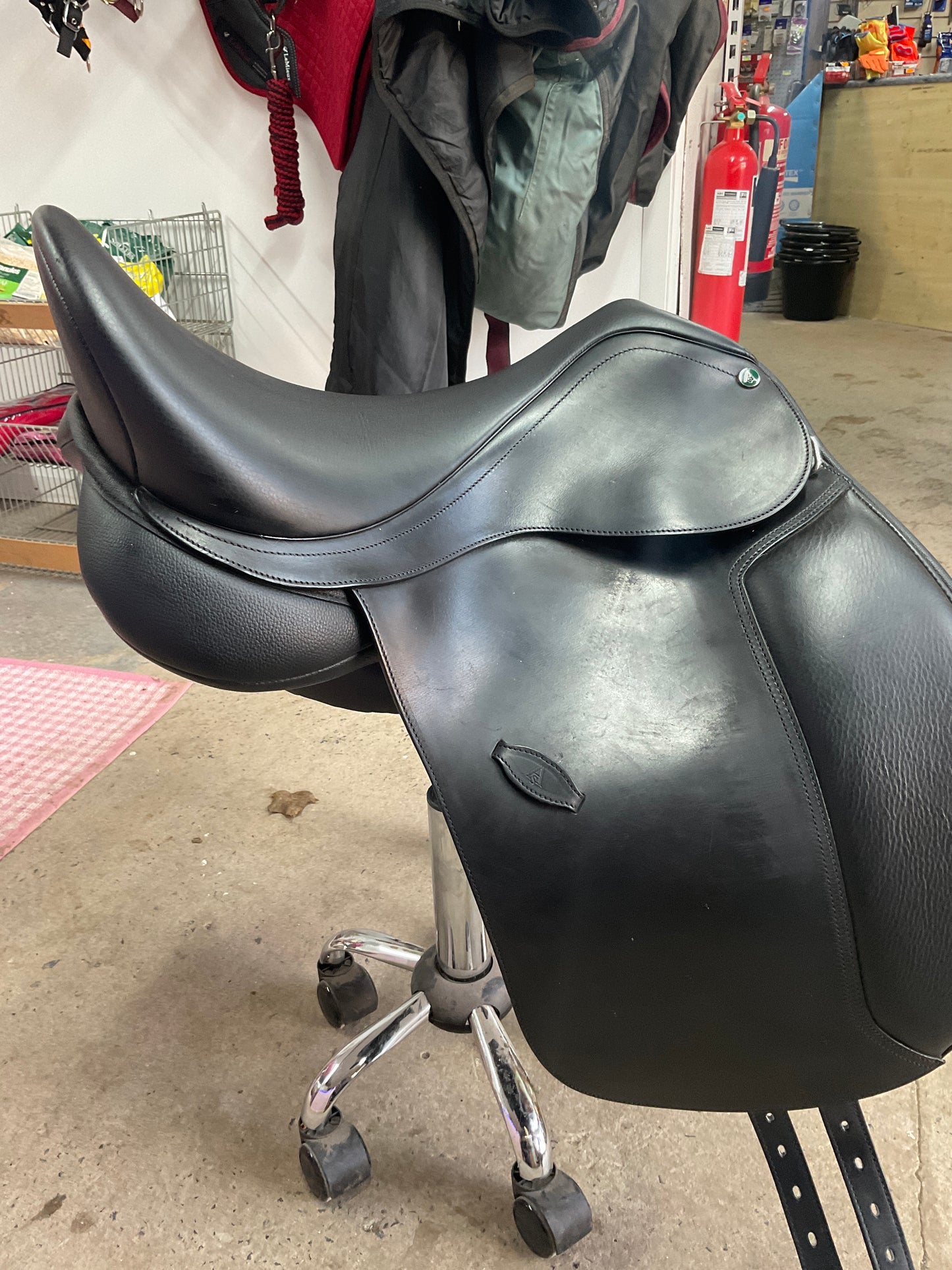 Bates Arena Dressage Saddle - 17 Inch