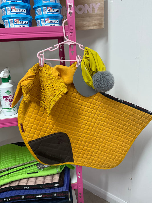 Mustard LeMieux CC, hat silk & Bonnet