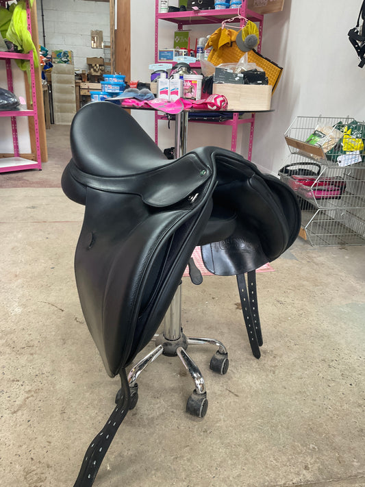 Bates Arena Dressage Saddle - 17 Inch